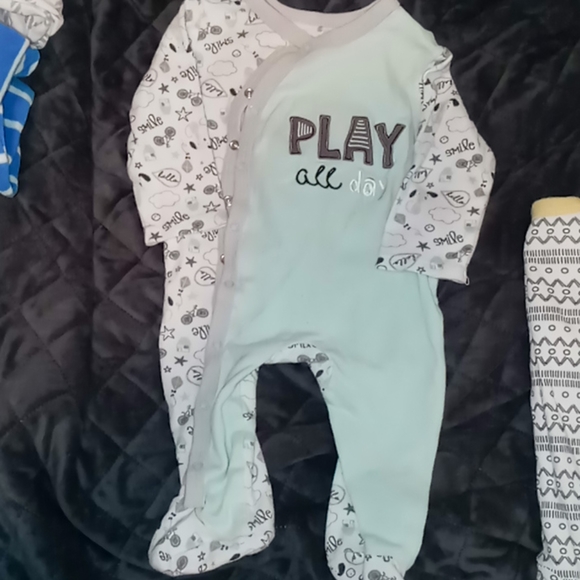 2 chickpea sleepers 6-9 month - Picture 3 of 3